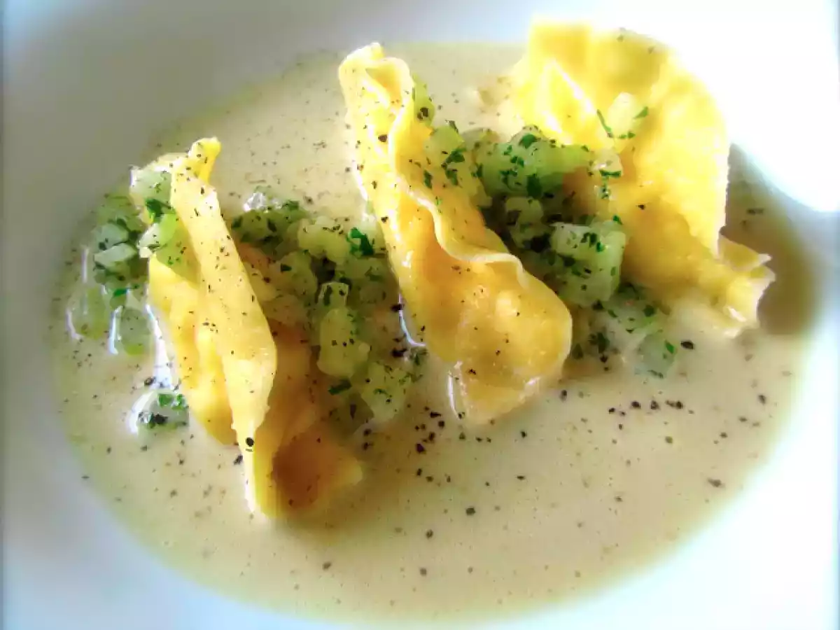 Hechttascherl in Senfsauce mit Gurkenragout