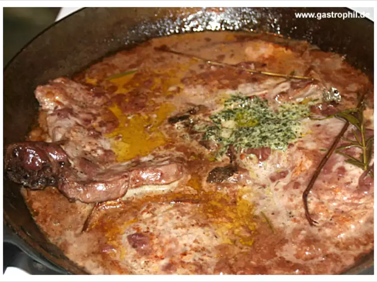 Heilige dreisaftigkeit Kotelett natur in Rahmsoße