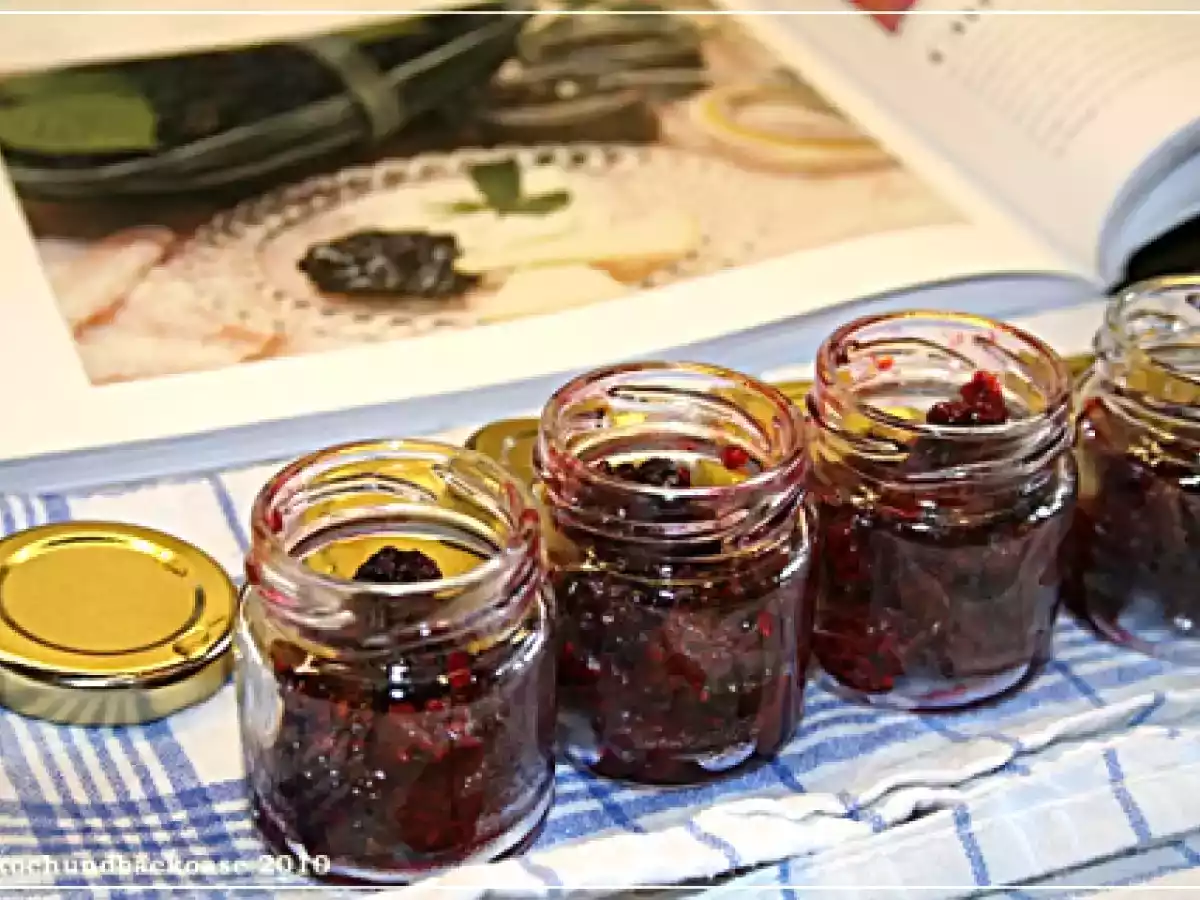 Herzhaft eingelegte Brombeeren (Chutney)