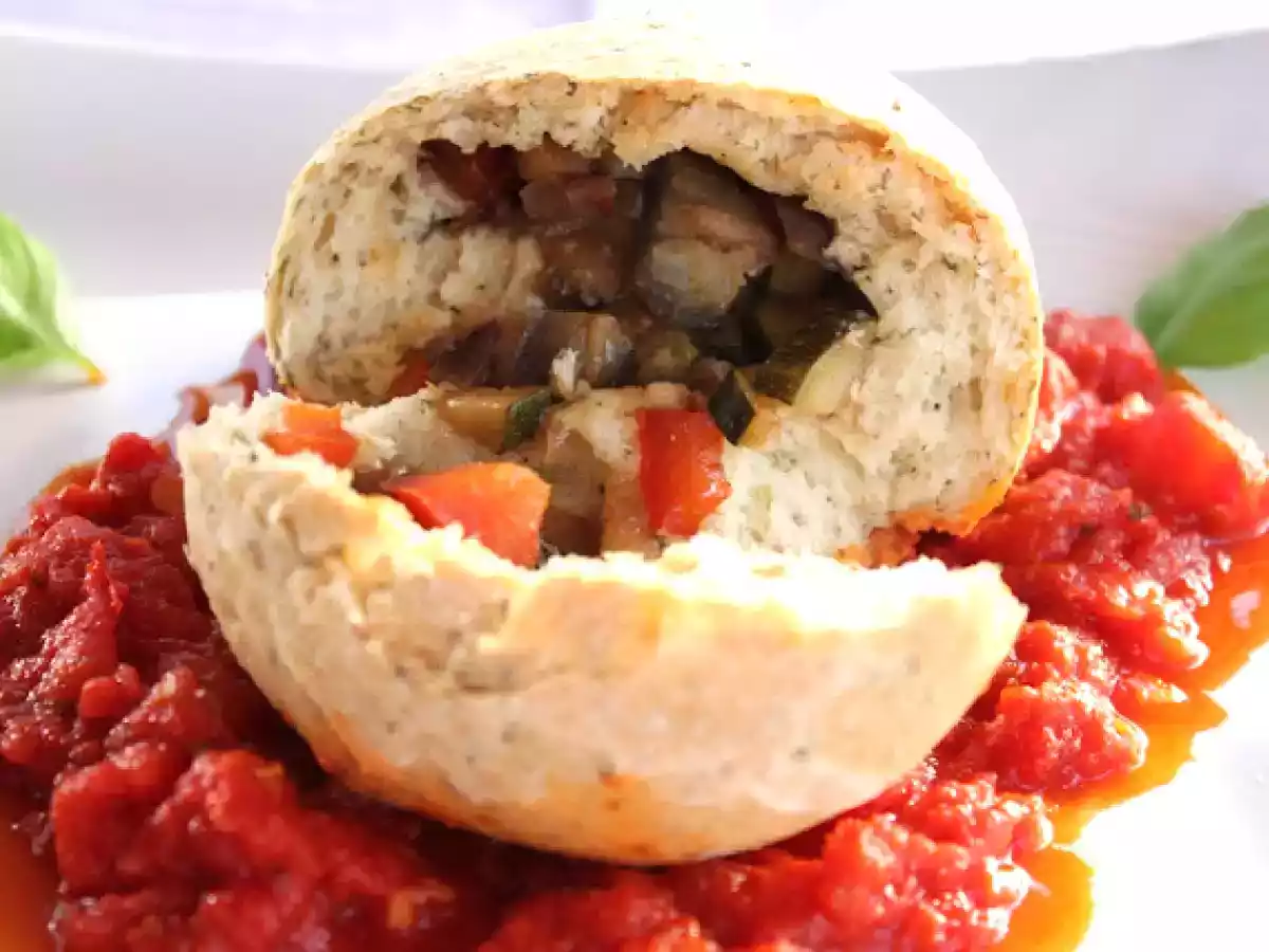 Herzhaft gefüllte Buchteln mit Gemüse