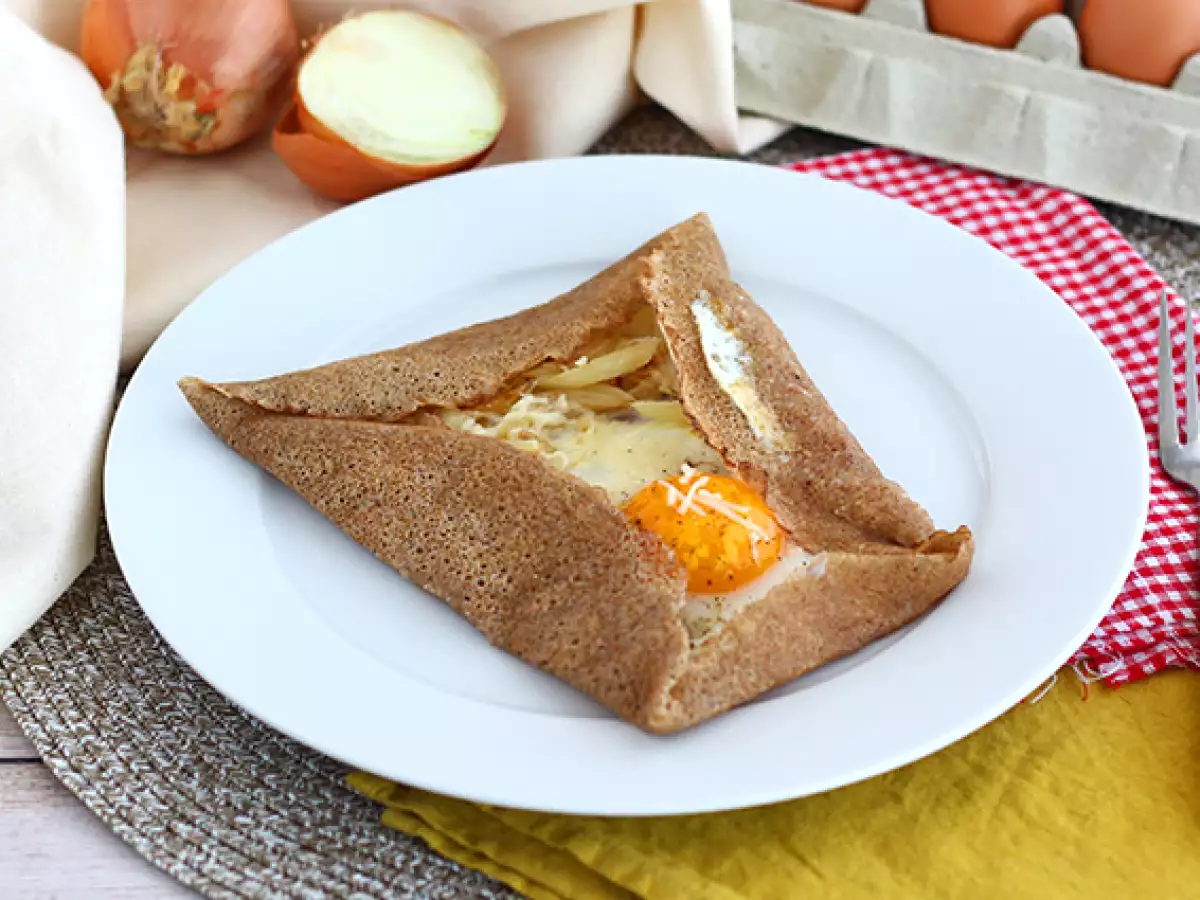 Herzhafte Buchweizen-Galette mit Schinken, Käse und Ei