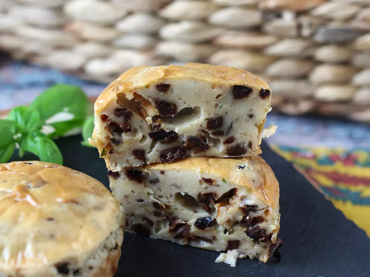 Herzhafte Törtchen mit Oliven und Frischkäse aus dem Airfryer - foto 4