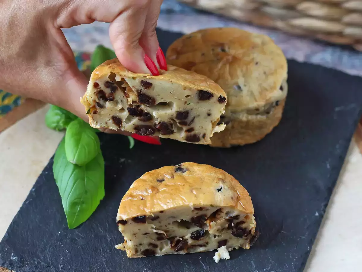 Herzhafte Törtchen mit Oliven und Frischkäse aus dem Airfryer - foto 7