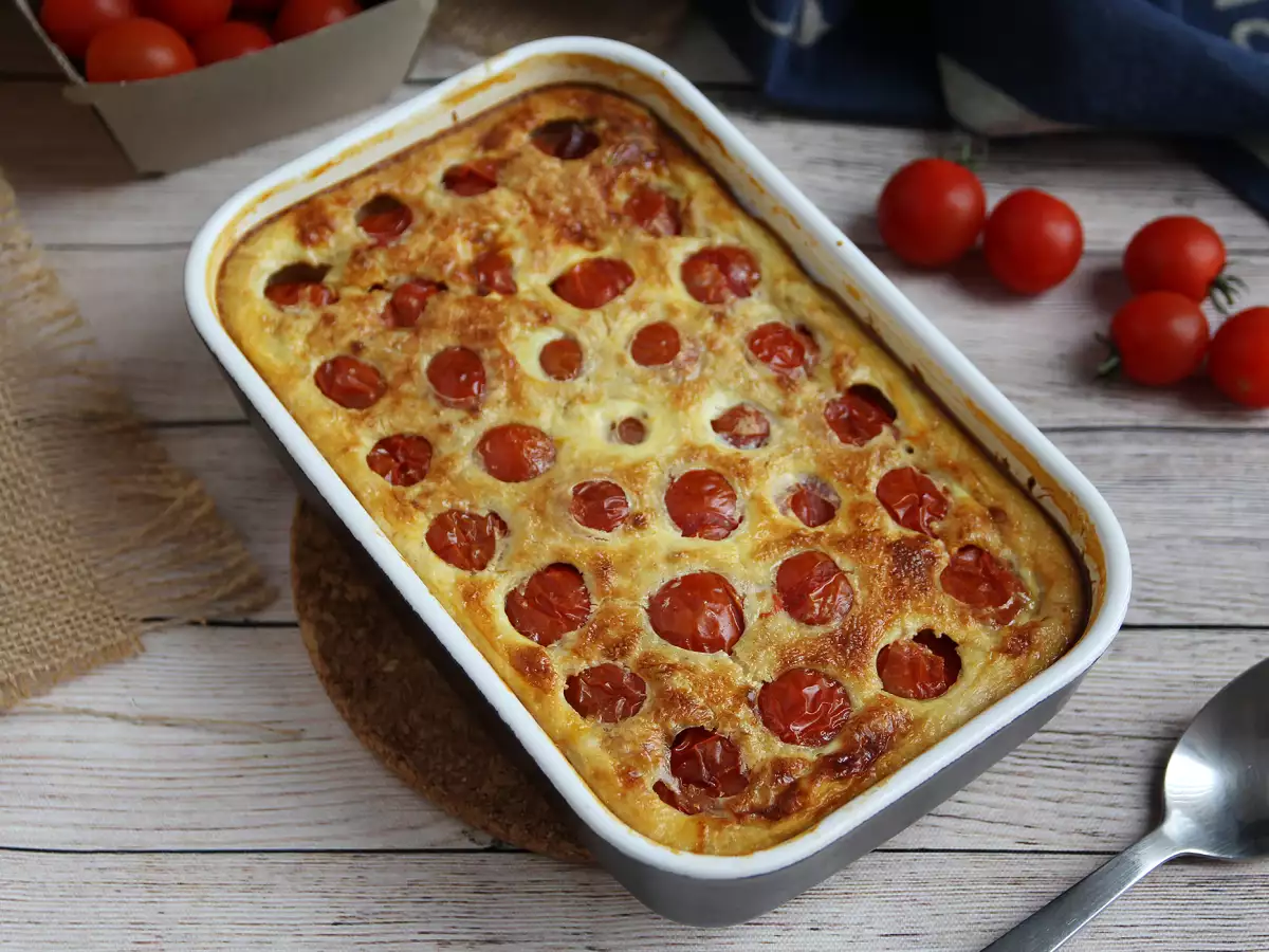 Herzhafter Clafoutis mit Kirschtomaten und Thunfisch