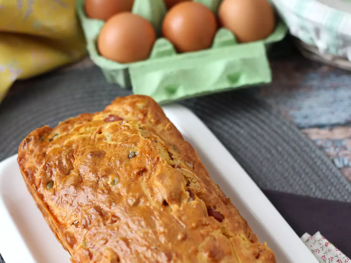 Herzhafter Kuchen mit Schinken, Oliven und getrockneten Tomaten mit Skyr - foto 6