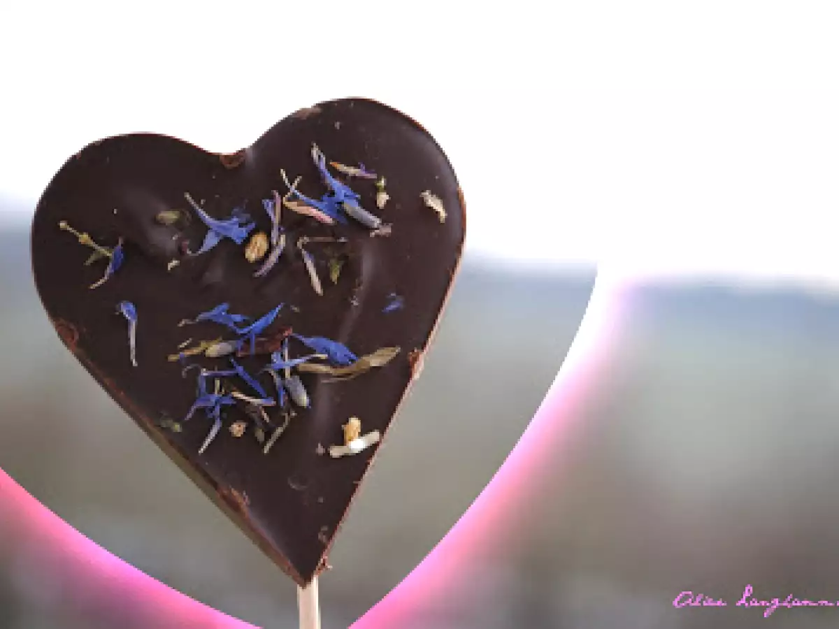 Herzlutscher mit provenzialischen Wildblüten