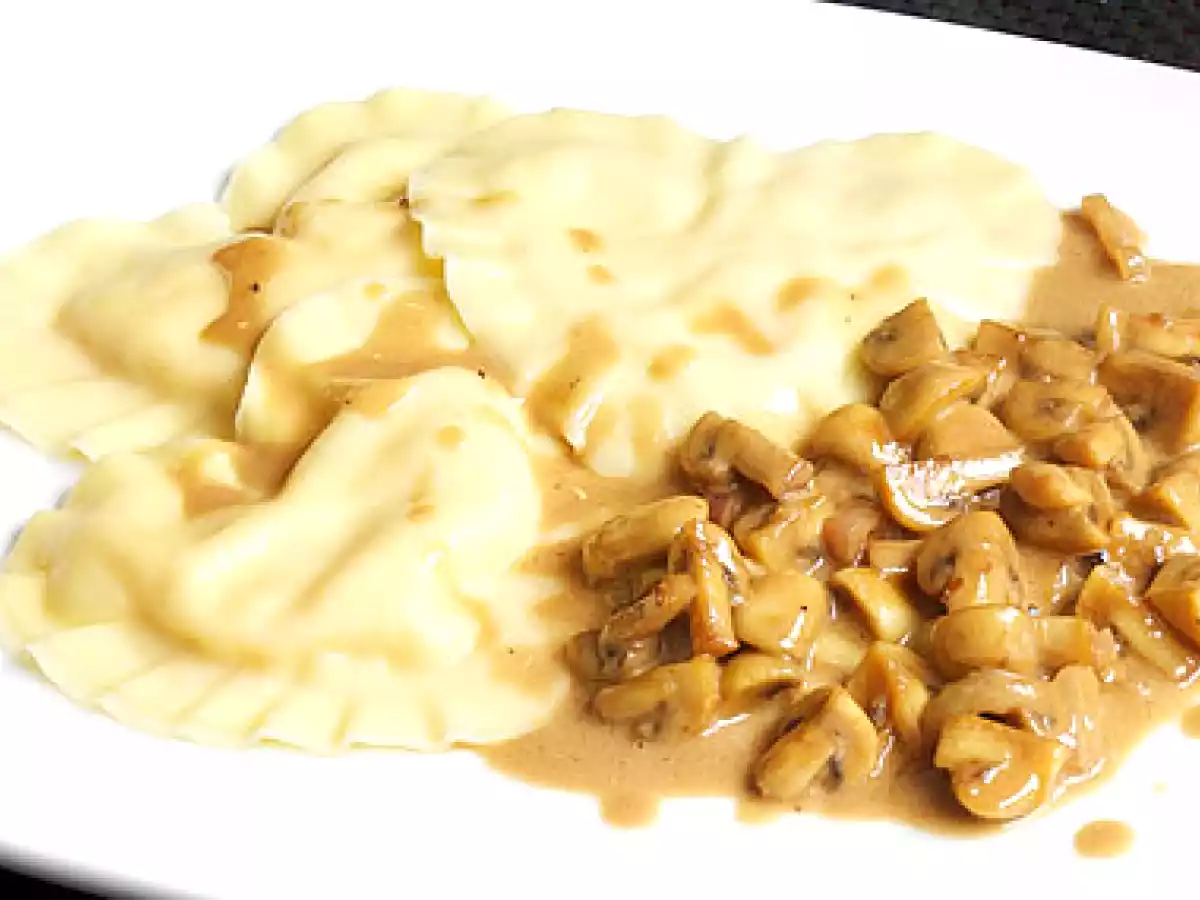 Herzpasta mit Flusskrebs-Ricotta-Füllung