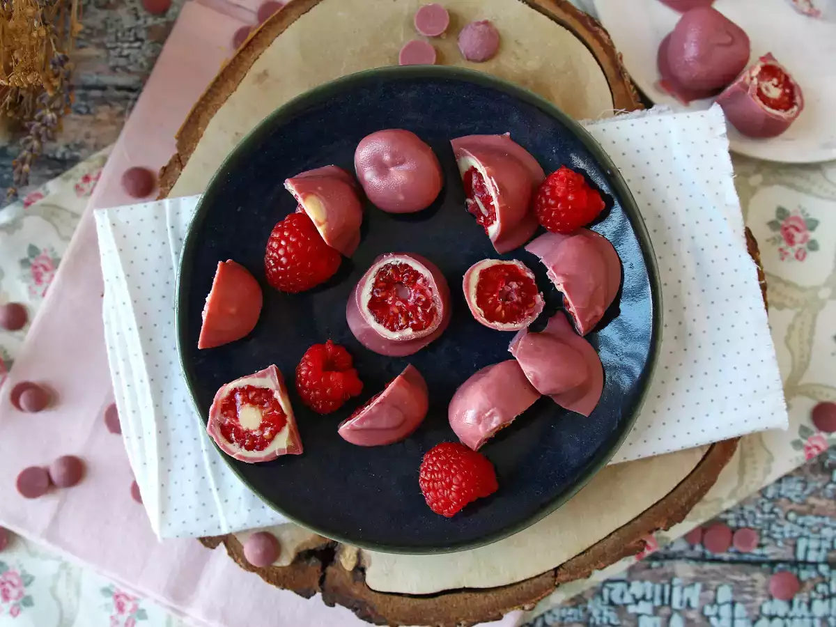 Himbeer-Häppchen mit weißer Schokolade und Ruby-Schokolade nach Franui-Art - foto 2