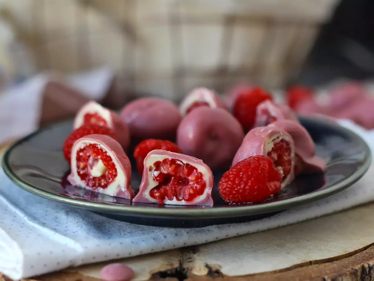 Himbeer-Häppchen mit weißer Schokolade und Ruby-Schokolade nach Franui-Art - foto 4