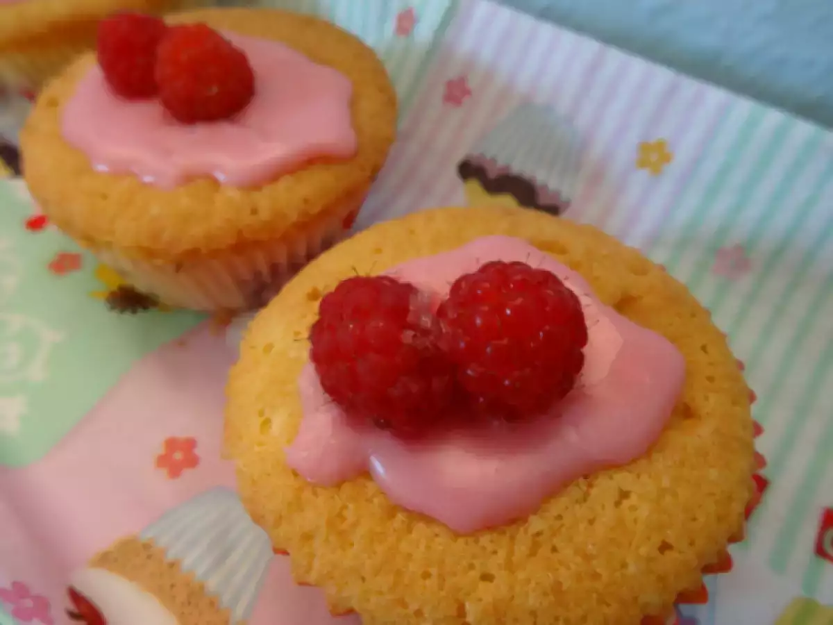 Himbeer-Kokos-Cupcakes