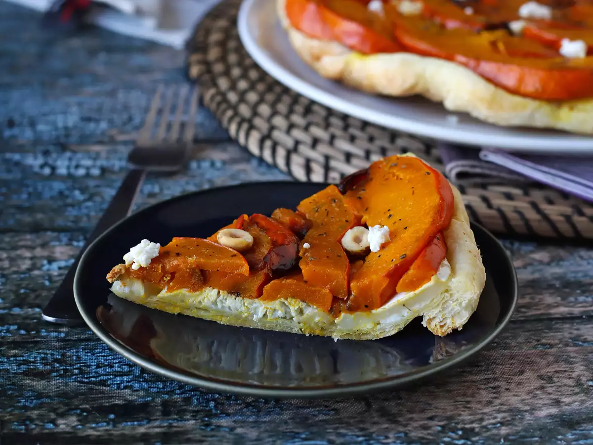 Hokkaido-Kürbis-Tarte-Tatin mit Ziegenkäse und Honig - foto 3