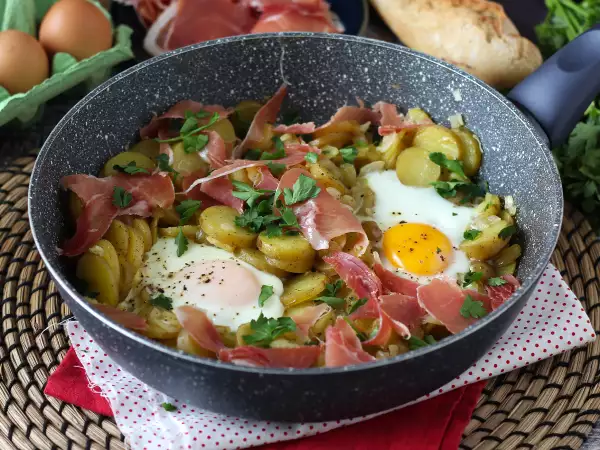 Rezept Huevos rotos: einfaches spanisches rezept mit kartoffeln und eiern