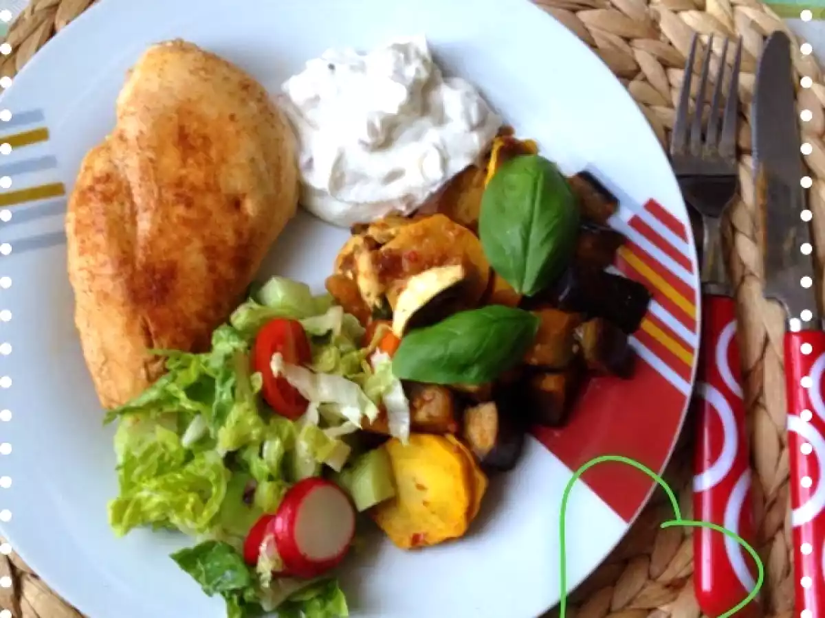 Hühnchenbrust, Ratatouille und Radieschenquark