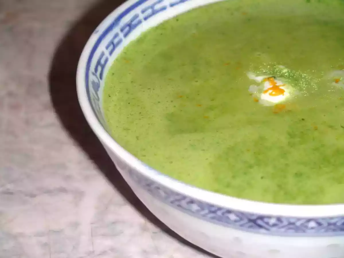 Indische Spinat-Suppe nach Art des Moguls