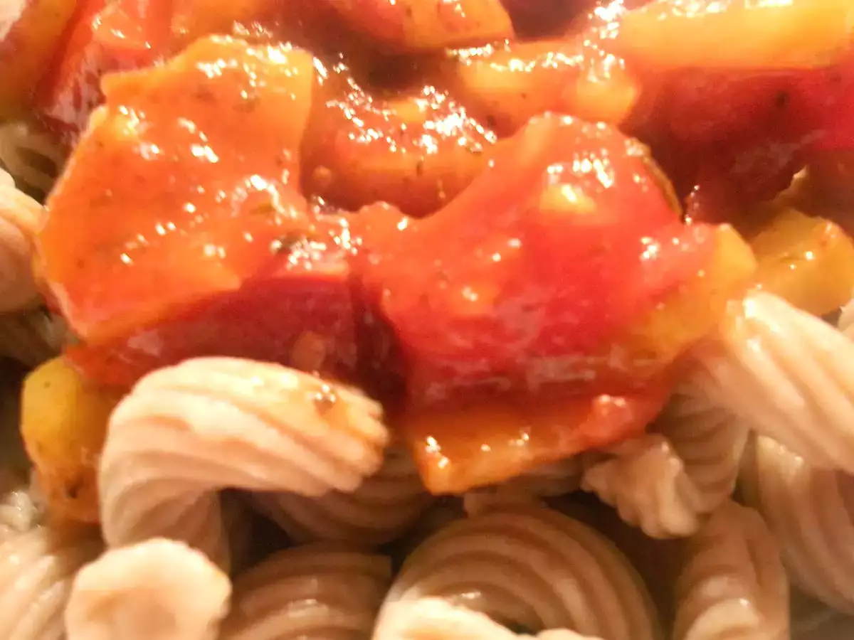 Italienische Zucchini ~ Einkornpasta mit Zuckerhutsalat