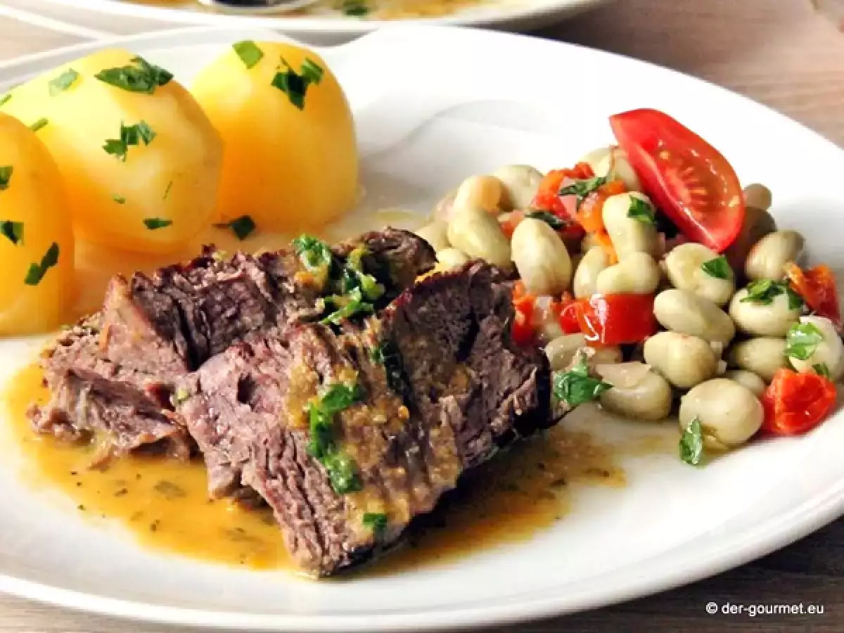 Italienischer Schmorbraten an Bohnensalat