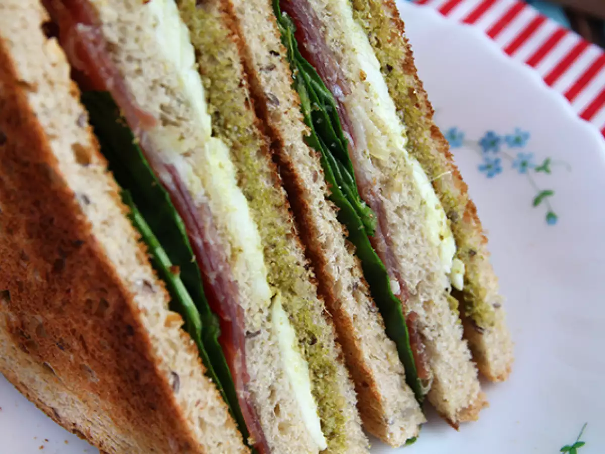 Italienisches Club-Sandwich - foto 4