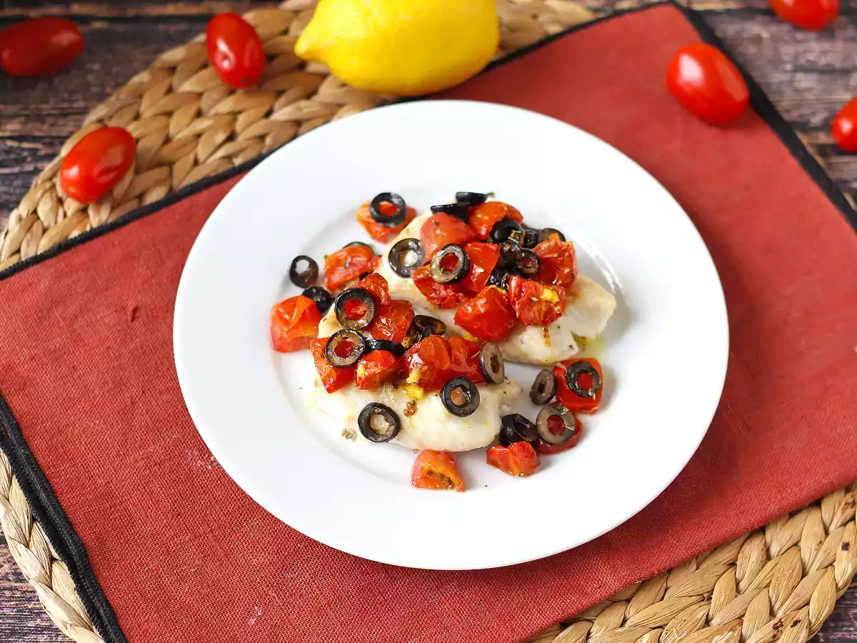 Kabeljau aus der Heißluftfritteuse mit Kirschtomaten, Oliven und Zitrone: ein leichtes und schnelles Rezept - foto 6