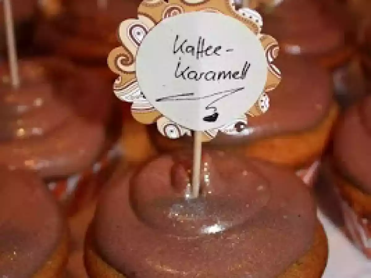 Kaffee-Karamell-Muffins mit Zauberstaub