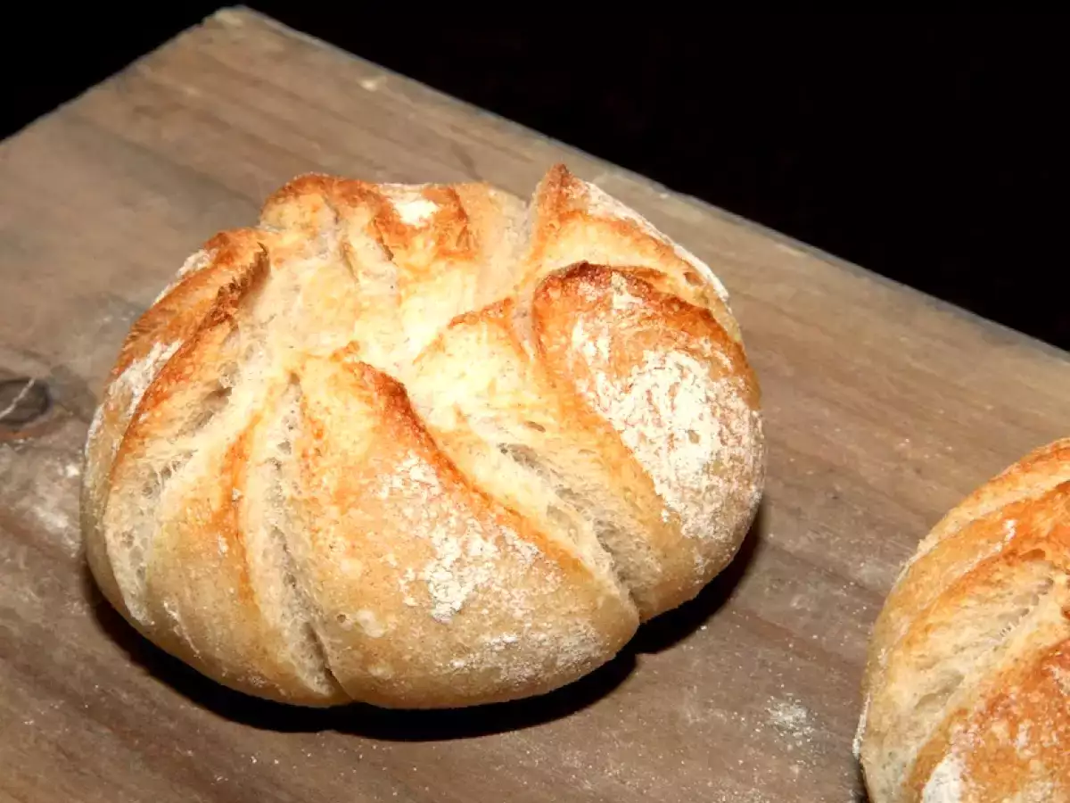 Kaisersemmeln, handgeschlagen
