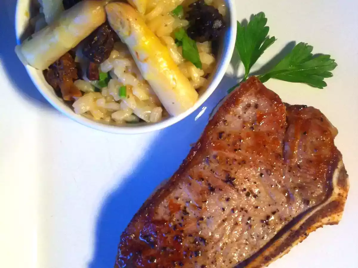 Kalbskotelette mit Spargel-Morchel-Risotto