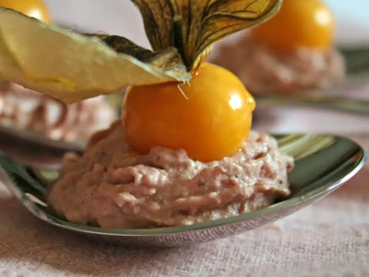 Kalbslebermousse mit Physalis