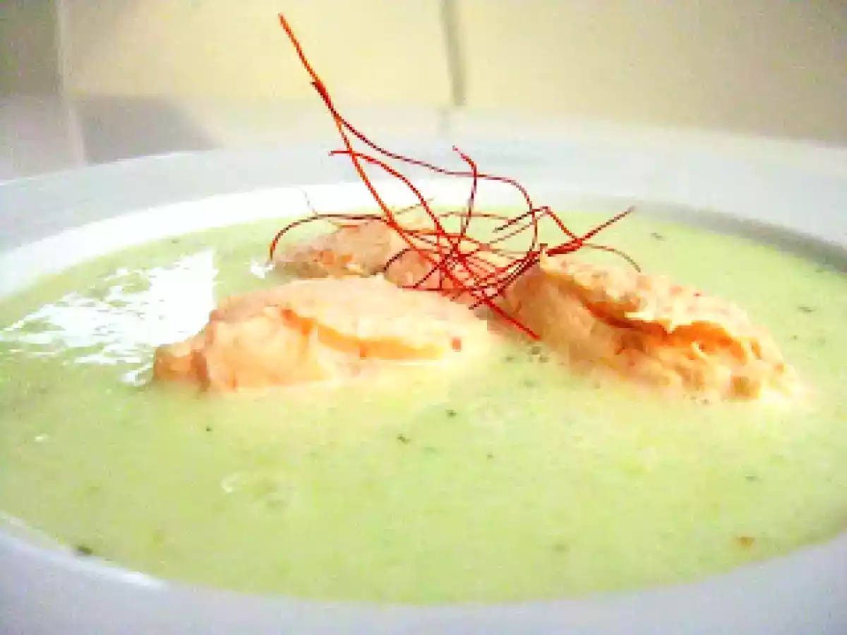 Kalte Gurkensuppe mit Zitronengras und Ingwer