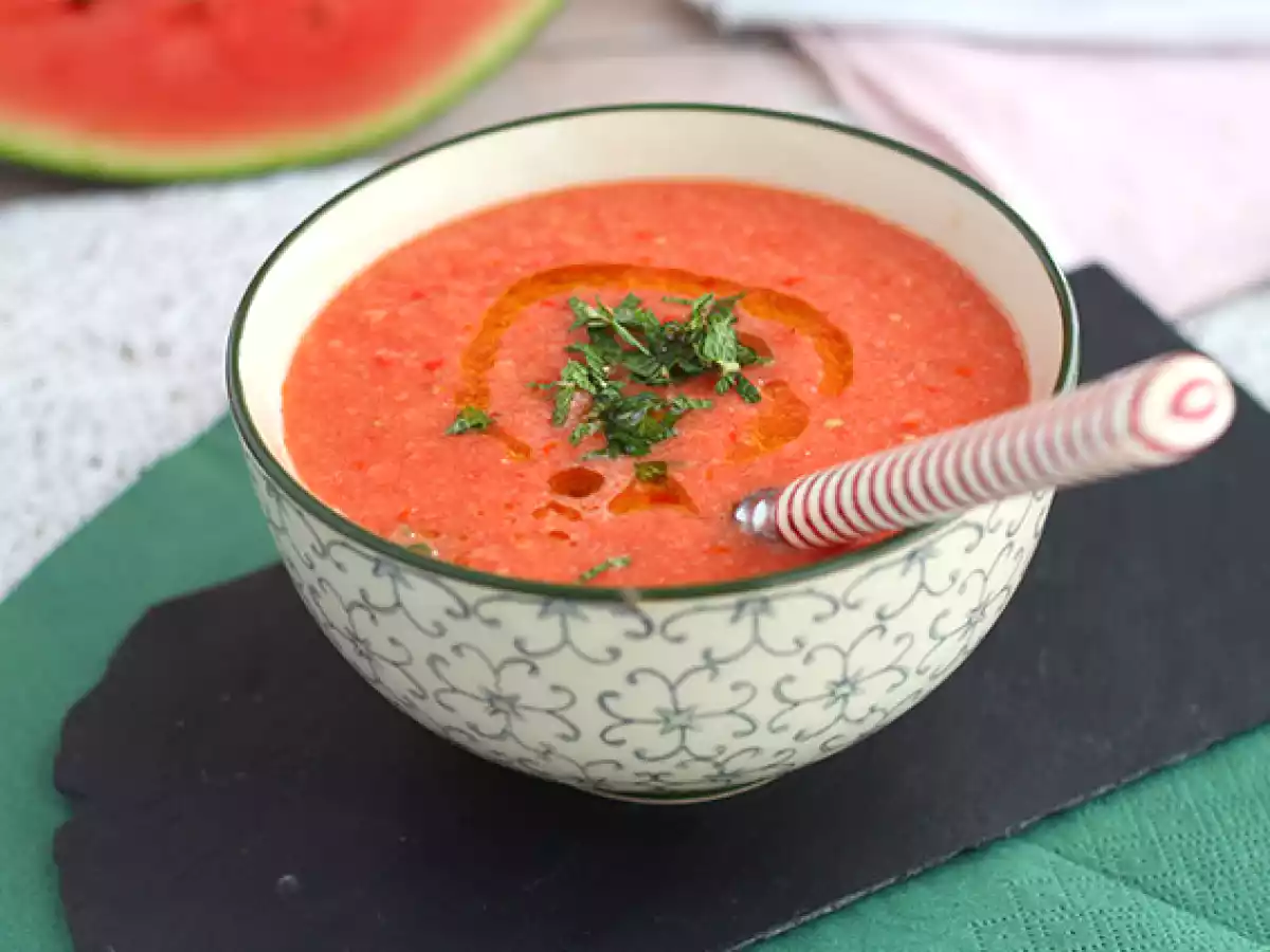 Kalte Suppe mit Wassermelone und Tomate - foto 2