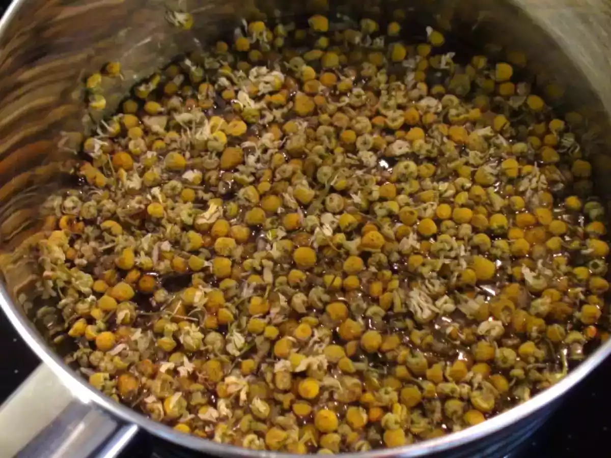 Kamillensirup gegen Bauchweh und Krämpfe