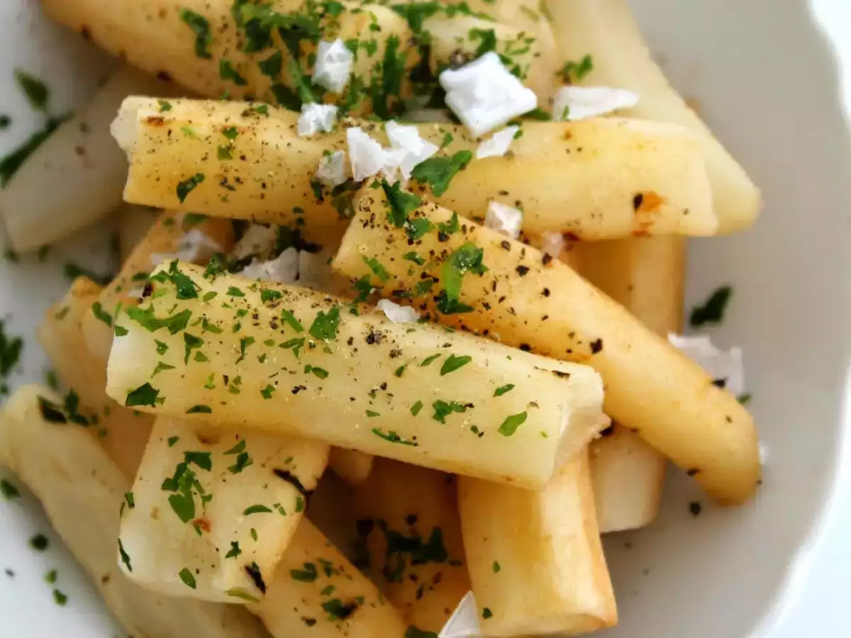 Karamellisierte Schwarzwurzeln mit Fingersalz