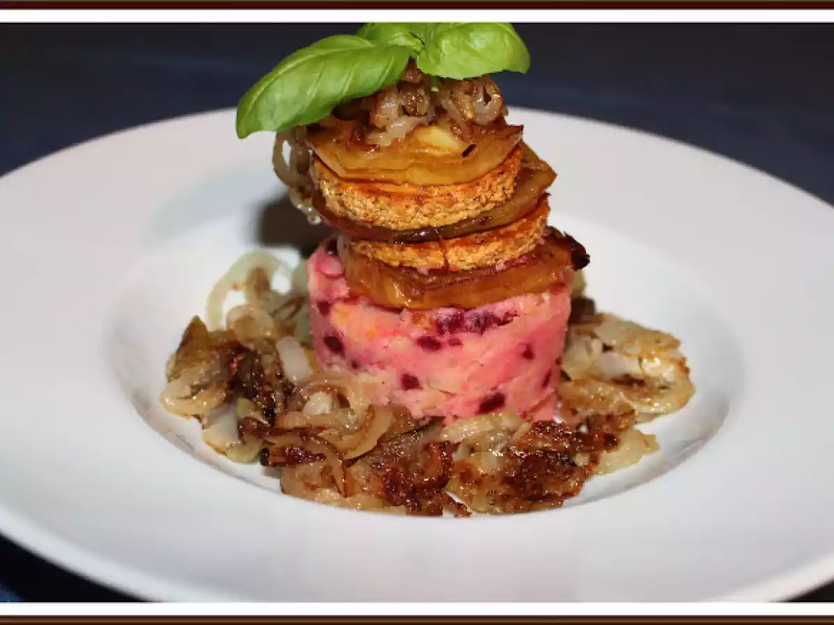 Karamellisierter Tofu nach Berliner Art auf Rote-Bete-Kartoffelpüree