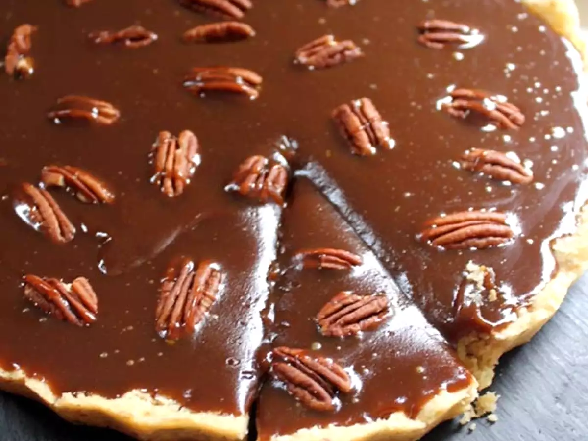 Karamellkuchen mit Pekannüssen und Haferflockenboden -