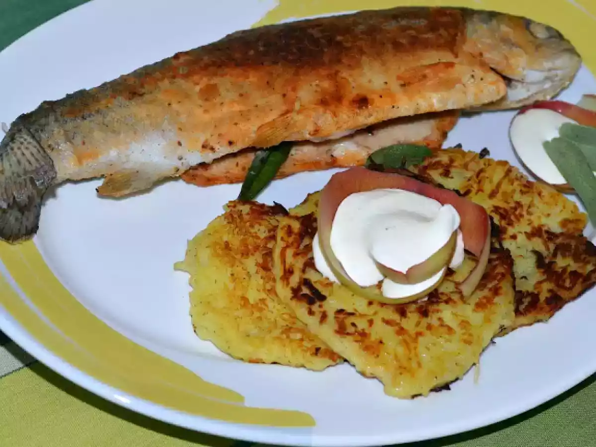 Kartoffel -Apfel- Puffer mit Salbei Forelle