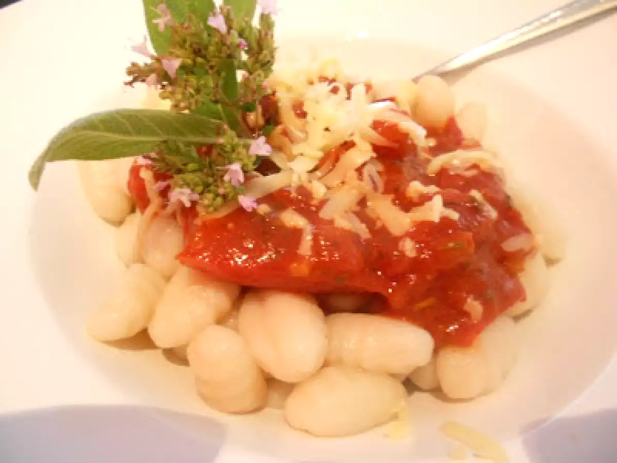 Kartoffel ~ Gnocchi mit Ofentomatensauce