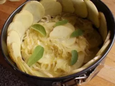 Kartoffelkuchen mit Salbei und Zwiebeln - foto 3