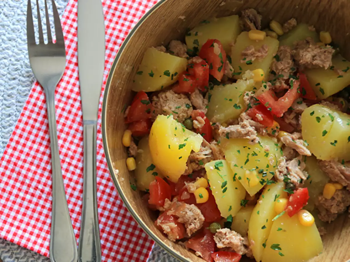 Kartoffelsalat mit Thunfisch und Tomaten - foto 3