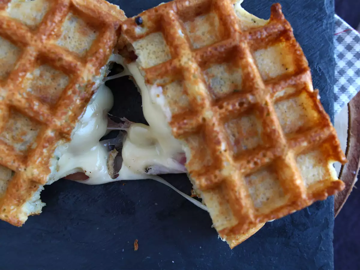 Kartoffelwaffel-Sandwich mit Raclettekäse – das ultimative Wohlfühlessen - foto 6