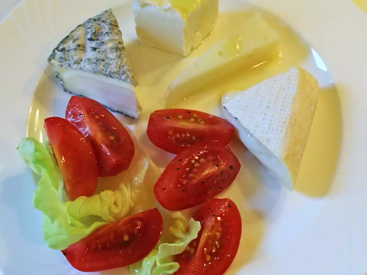 Käsevorspeise für ein Sommermenü