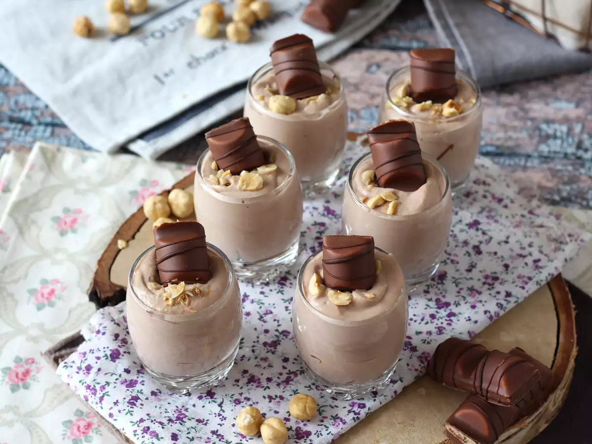 Kinder-Bueno-Dessert im Glas: einfaches Rezept ohne Backen