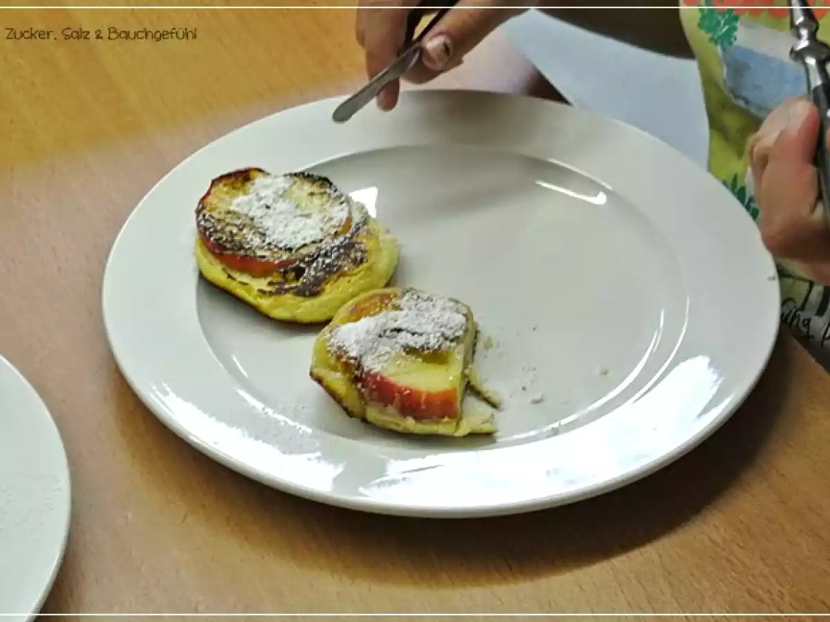 Kinder in der Küche: Mini Apfelpfannkuchen