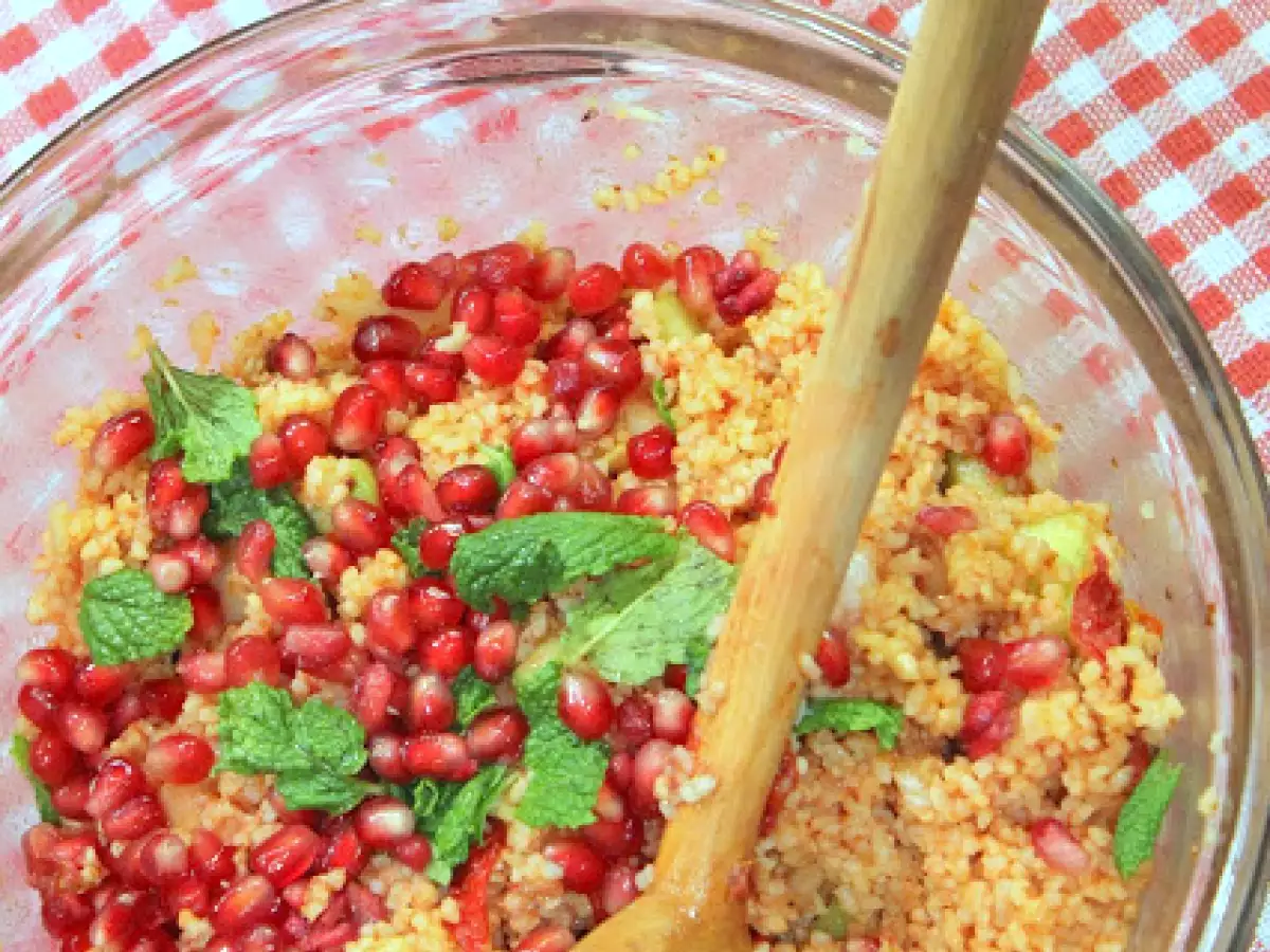 Kisirsalat mit Granatapfelsamen