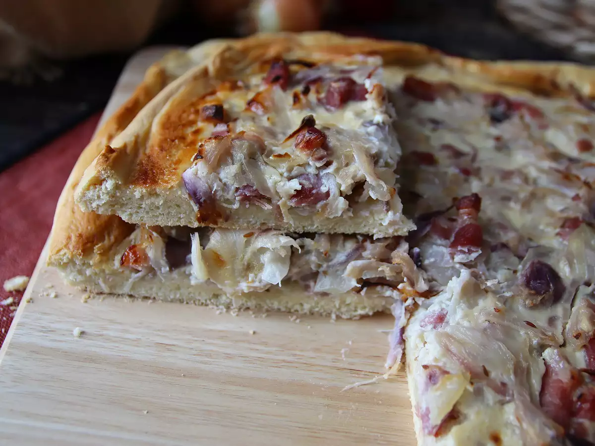 Klassischer Zwiebelkuchen mit Speck : einfaches deutsches Rezept - foto 3