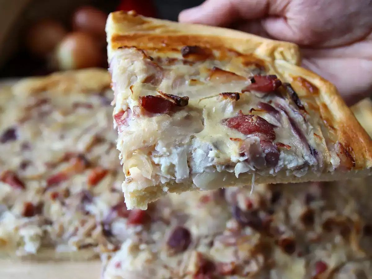 Klassischer Zwiebelkuchen mit Speck : einfaches deutsches Rezept - foto 4