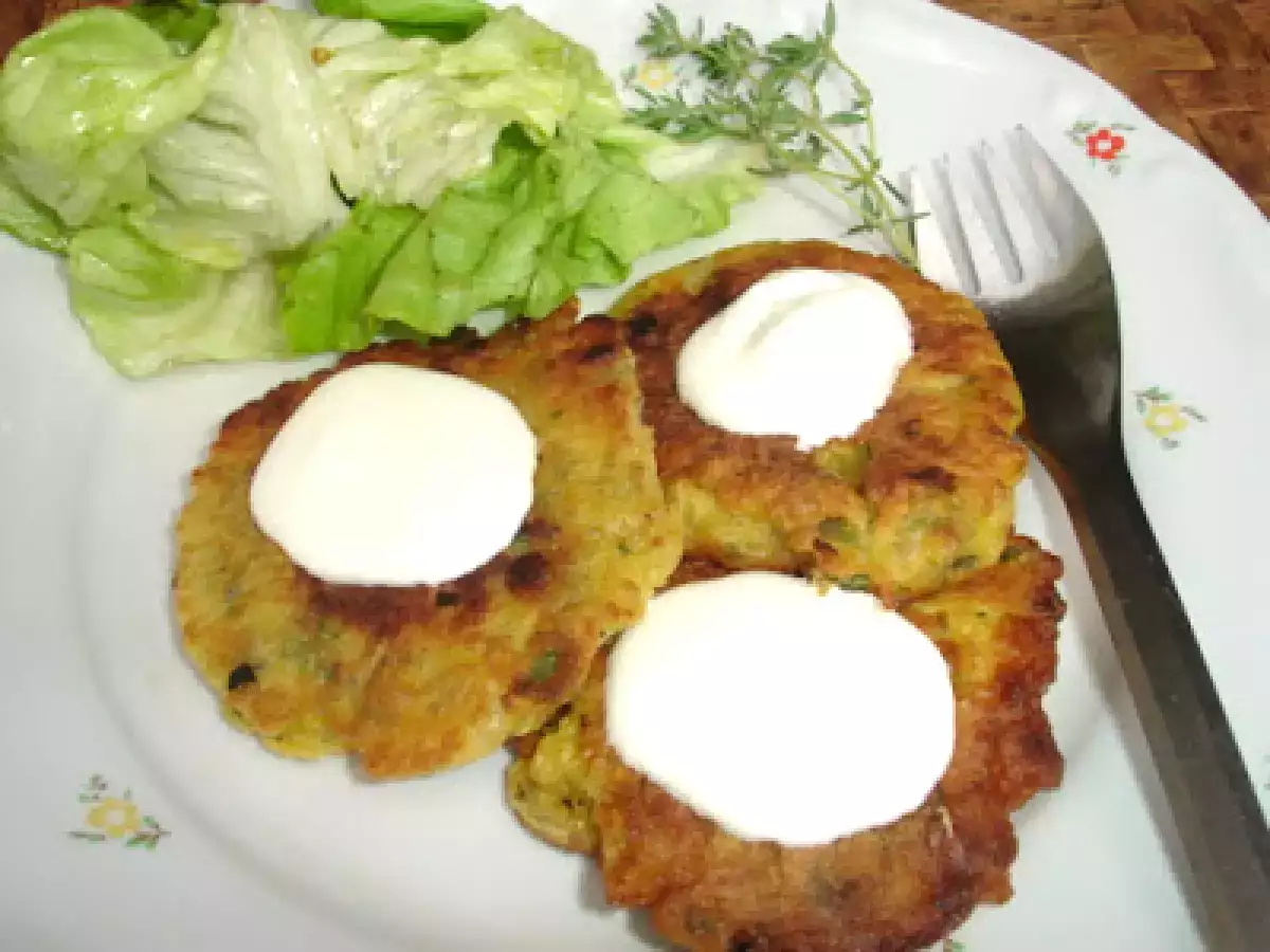 Kleine Zwiebelpfannkuchen