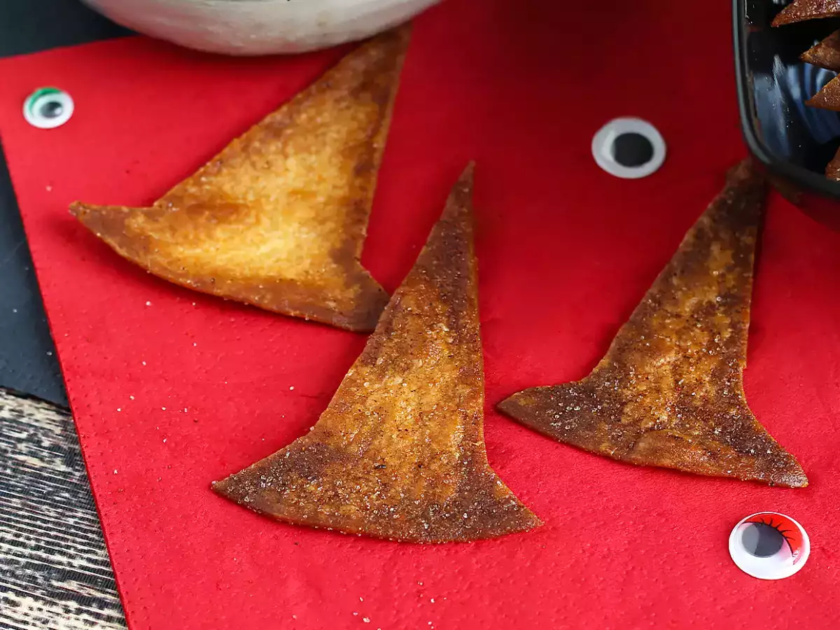 Knusprige Hexenhüte aus Tortilla-Chips - foto 3