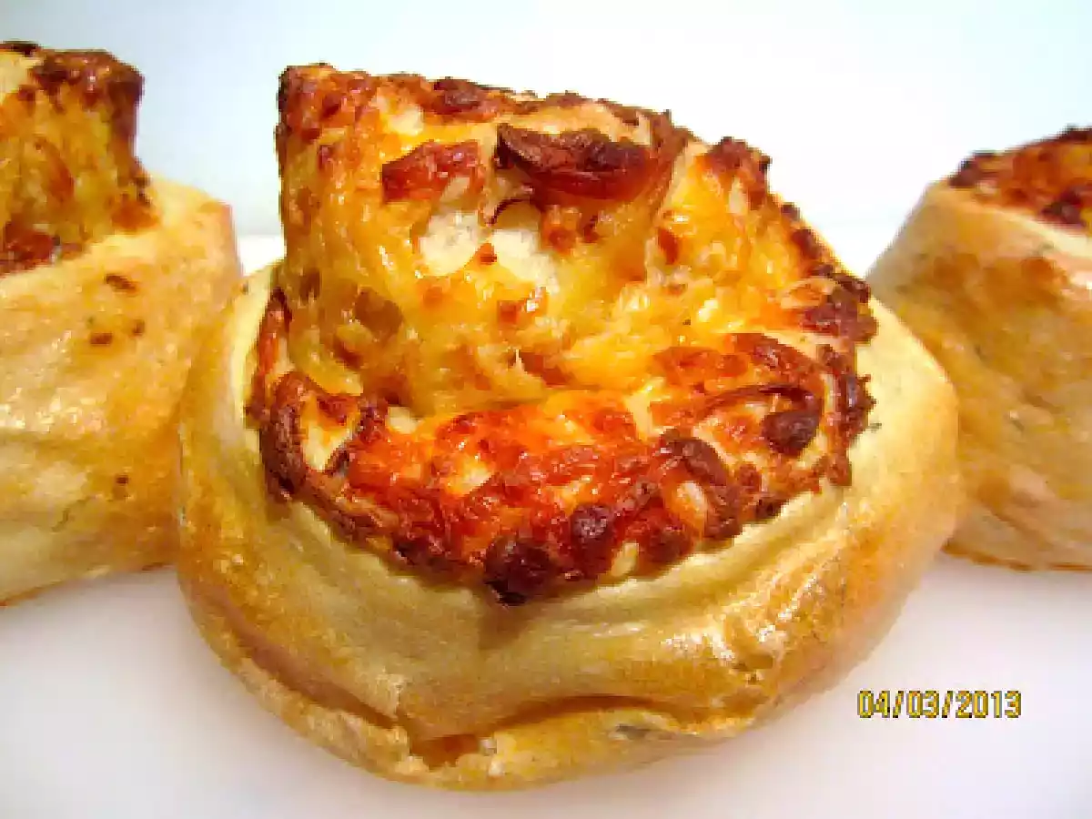 KNUSPRIGE KÄSEBROTE MIT GRUYÈRE