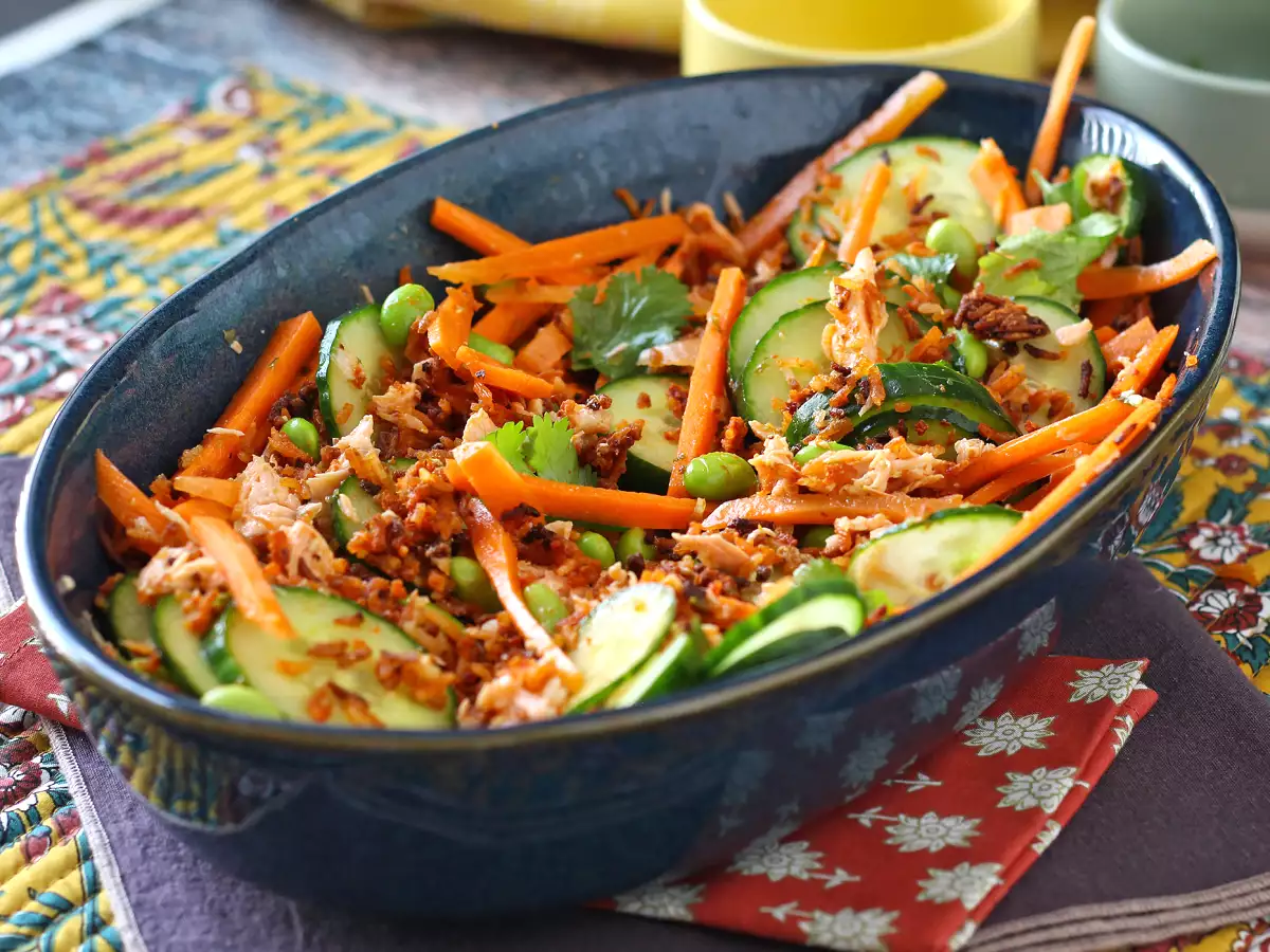 Knuspriger Reissalat mit Lachs, knackig und gut gewürzt! - foto 2