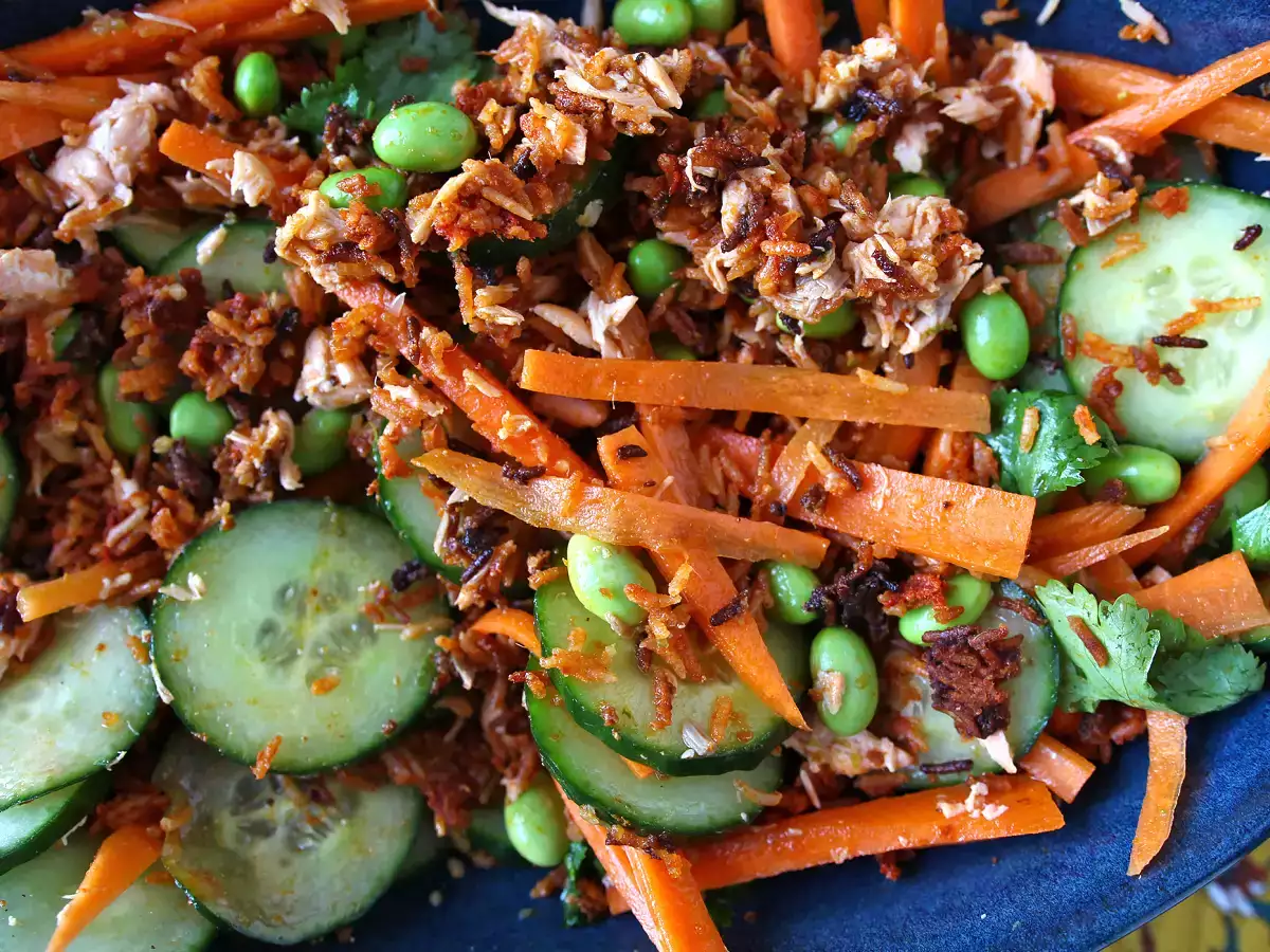 Knuspriger Reissalat mit Lachs, knackig und gut gewürzt! - foto 4