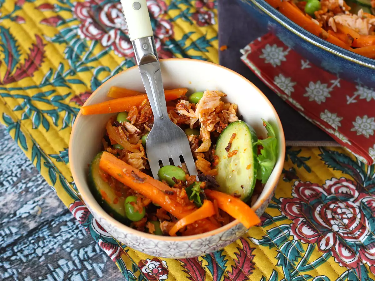 Knuspriger Reissalat mit Lachs – würzig und herrlich crunchy! - foto 3