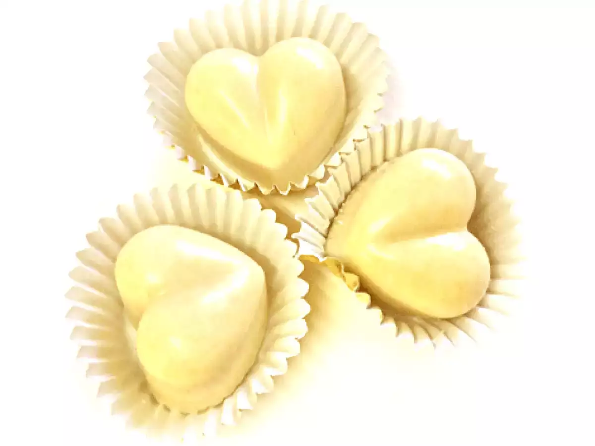 Kokoswaffeln und weiße Pralinen